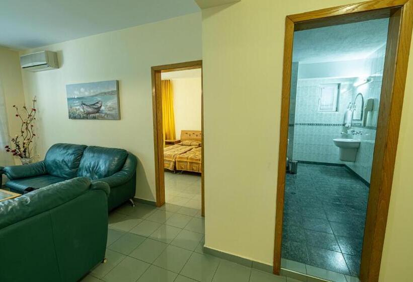 2 Bedroom Suite with Balcony, Slavyanski