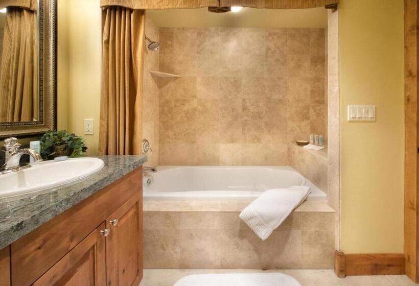 إستوديو قياسى ذو إطلالة, The Rockwell Inn