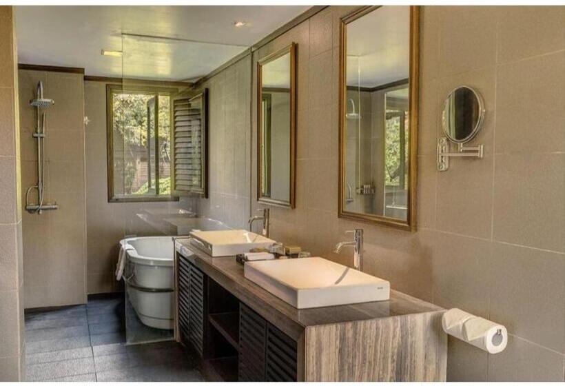 جناح, The Taaras Beach & Spa Resort