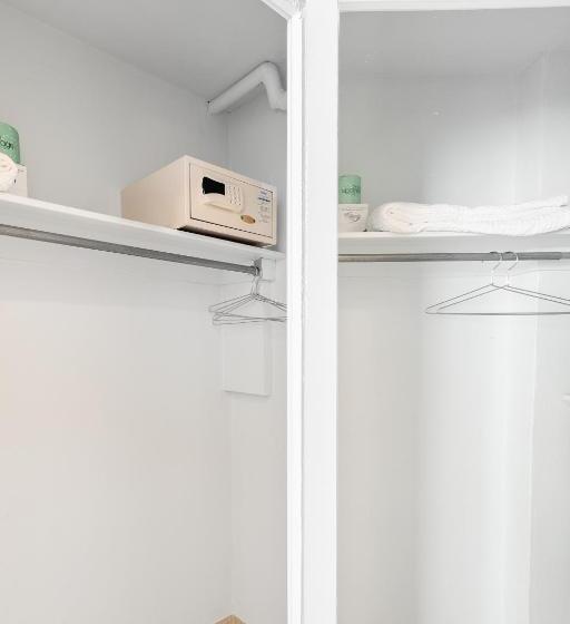 חדר סטנדרט שתי מיטות זוגיות, Townhouse Hotel, BW Signature Collection