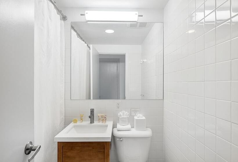 חדר סטנדרט שתי מיטות זוגיות, Townhouse  Miami
