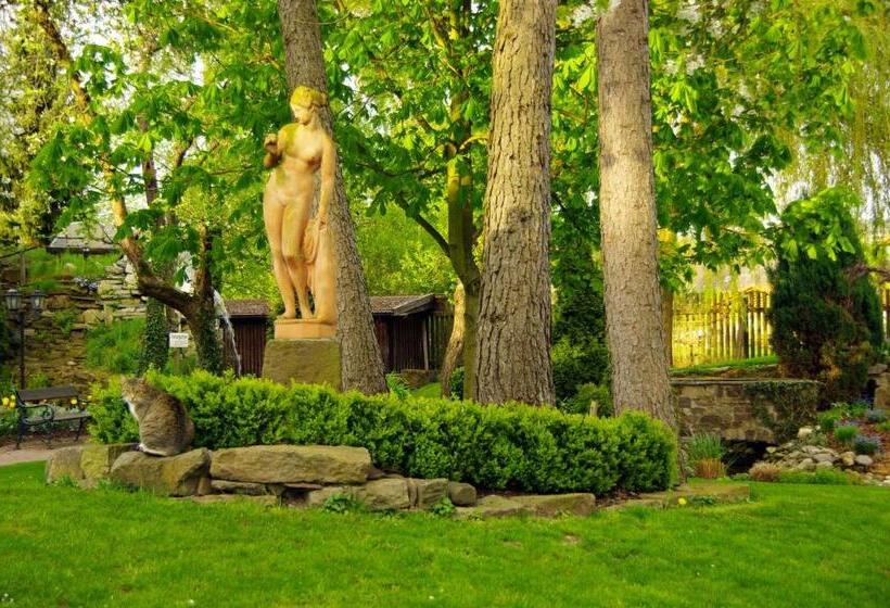 Номер Стандарт, Vier Spitzen