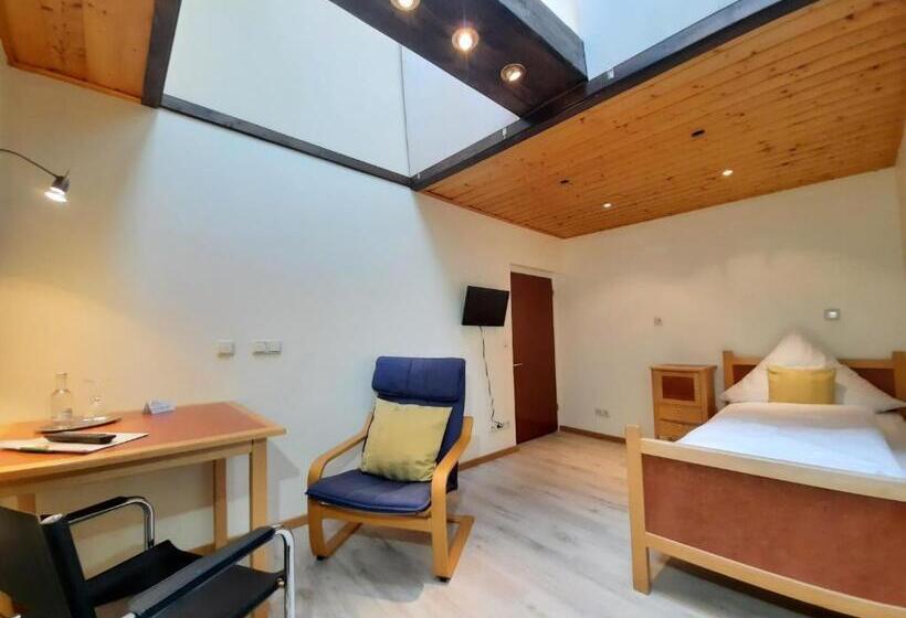 Апартаменты 3 Спальни, Vier Spitzen