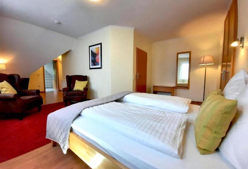 Апартаменты 3 Спальни, Vier Spitzen