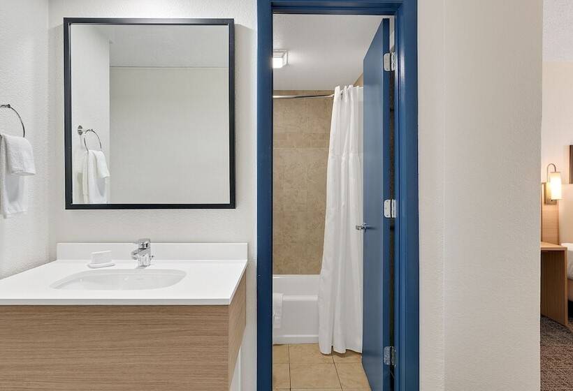 Номер Стандарт, Spark By Hilton Ormond Beach Oceanfront