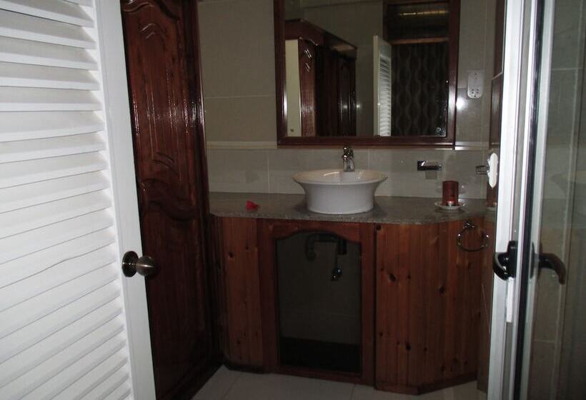 سوییت جونیور با چشم‌انداز دریا, Villa Chez Batista