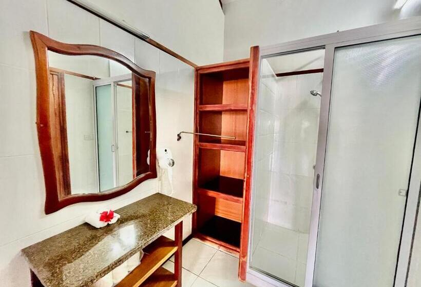 سوییت جونیور, Villa Chez Batista