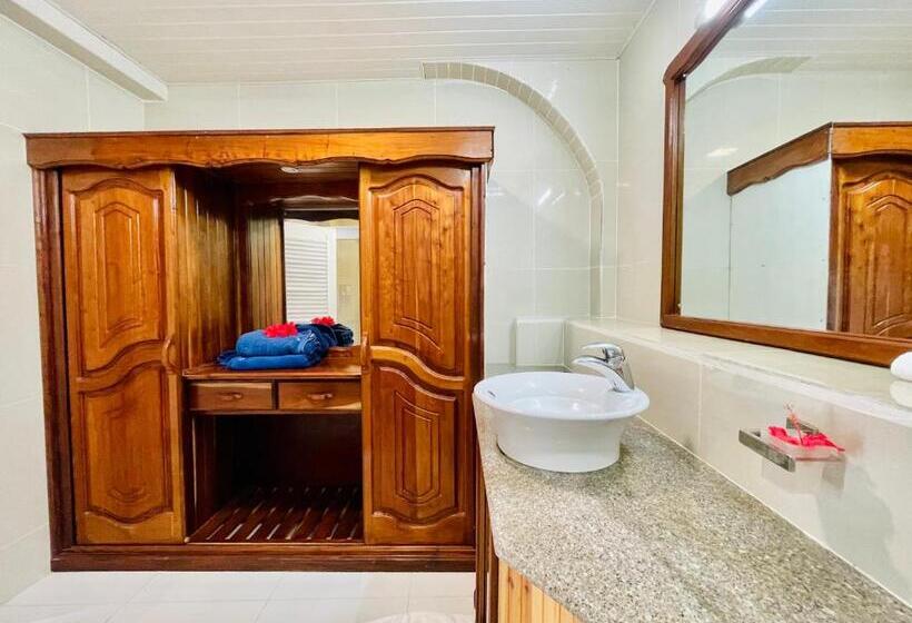 سوییت جونیور با چشمانداز دریا, Villa Chez Batista