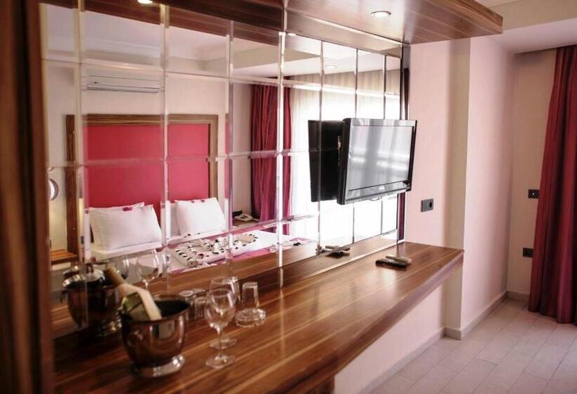 Yandan Deniz Manzaralı Delüks Oda, Cle Beach Boutique