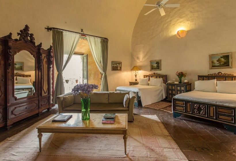 جناح جونيور, Hacienda San Gabriel De Las Palmas