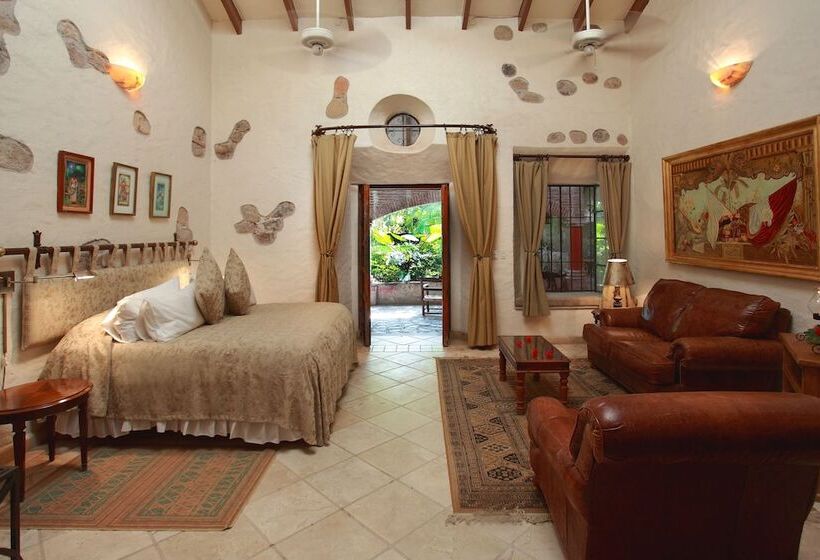 جناح جونيور, Hacienda San Gabriel De Las Palmas