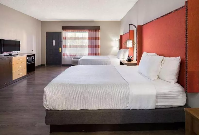 デラックスルーム, La Quinta By Wyndham Orange County Airport