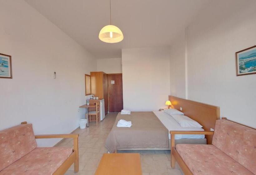 Номер Стандарт Трехместный, Marirena