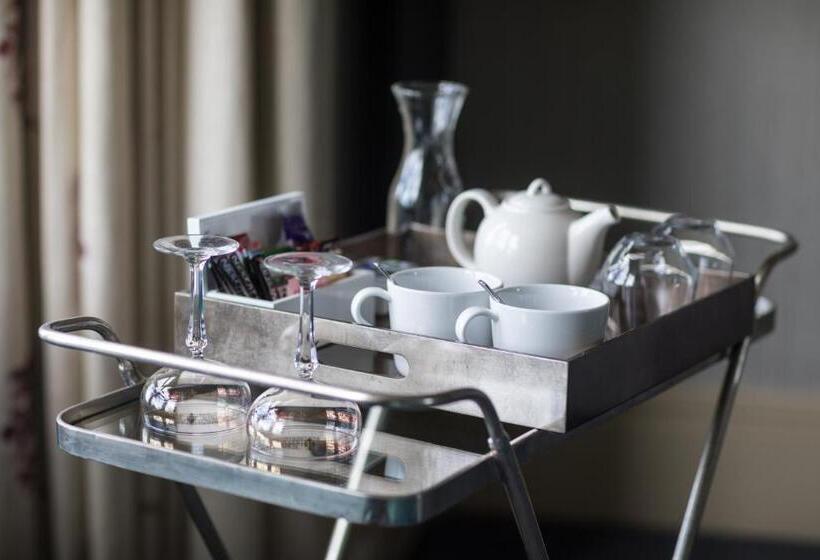 Номер Superior, Nether Abbey