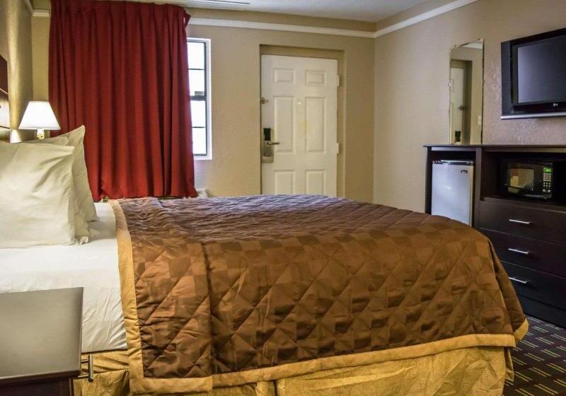 غرفة قياسية سرير كينج, Rodeway Inn Near Ybor City  Casino