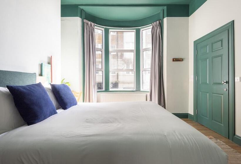 Номер Стандарт, West Beach Hotel