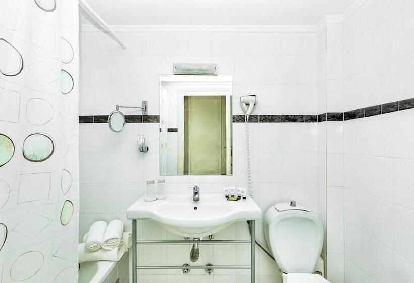 Семейный Номер Вид на Сад, Xenios Possidi Paradise