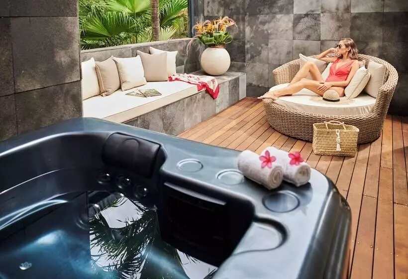 سوییت خانوادگی, Palm Hotel & Spa