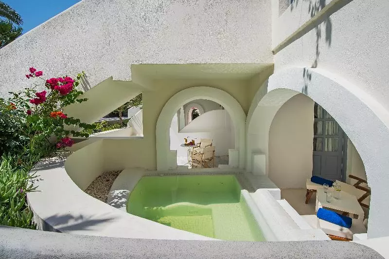 スタンダードスタジオ, Atlantis Beach Villa