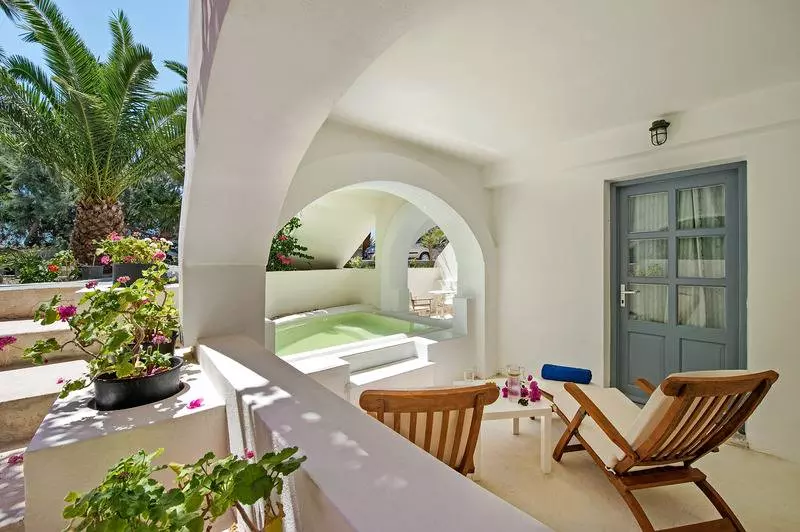 スタンダードスタジオ, Atlantis Beach Villa