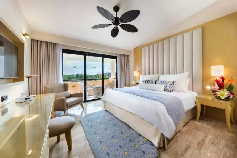 سوییت با چشم‌انداز باغ, Grand Palladium Select White Sand Resort & Spa - All Inclusive
