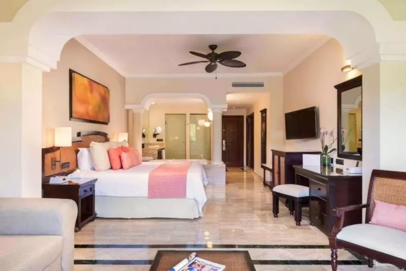 سوئیت جونیور با چشم‌انداز باغ, Grand Palladium Select White Sand Resort & Spa - All Inclusive