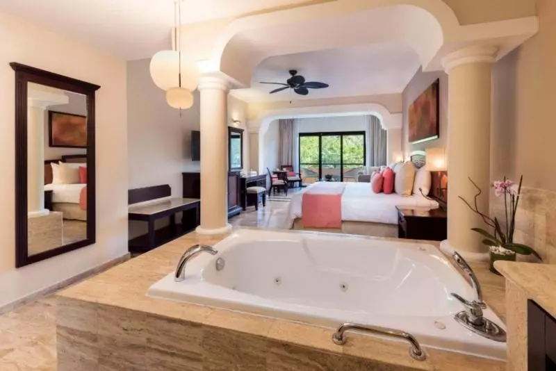 سوئیت جونیور با چشم‌انداز باغ, Grand Palladium Select White Sand Resort & Spa - All Inclusive