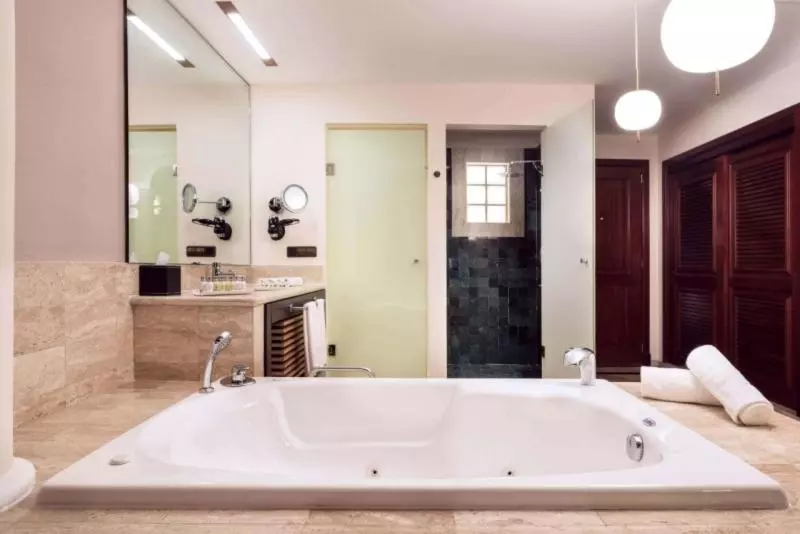 سوئیت جونیور با چشم‌انداز باغ, Grand Palladium Select White Sand Resort & Spa - All Inclusive