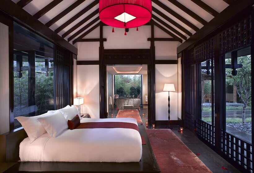 ویلا دلوکس 3 خوابه, Banyan Tree Lijiang