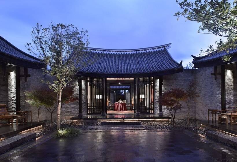 ویلا دلوکس 3 خوابه, Banyan Tree Lijiang