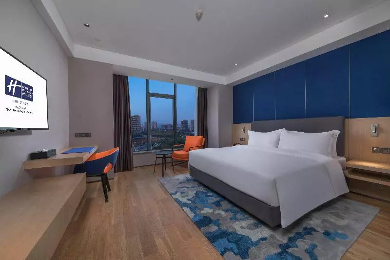 キングサイズベッドのデラックスルーム, Four Points By Sheraton Los Angeles Westside