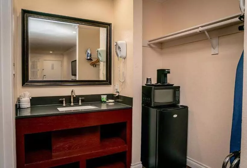 اتاق استاندارد, Gateway Inn Gardena