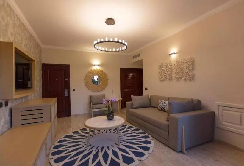 سوییت با چشم‌انداز باغ, Grand Palladium Select White Sand Resort & Spa - All Inclusive