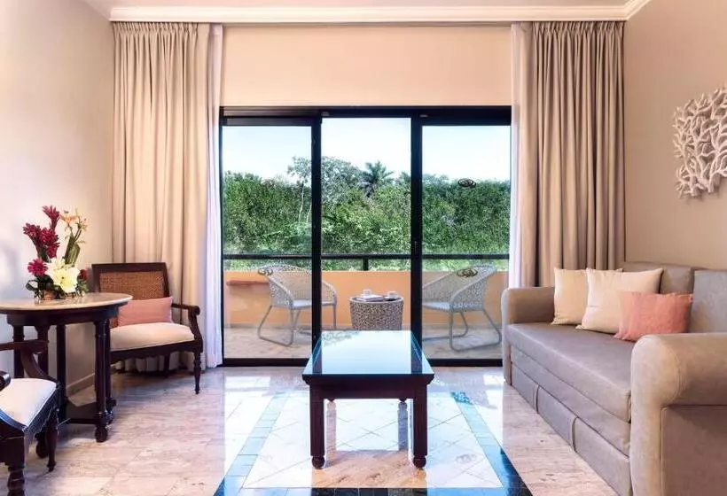 سوئیت جونیور با چشم‌انداز باغ, Grand Palladium Select White Sand Resort & Spa - All Inclusive