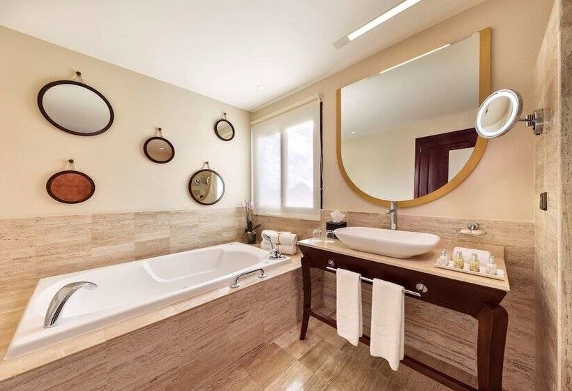 سوئیت جونیور با چشمانداز باغ, Grand Palladium Select White Sand Resort & Spa - All Inclusive