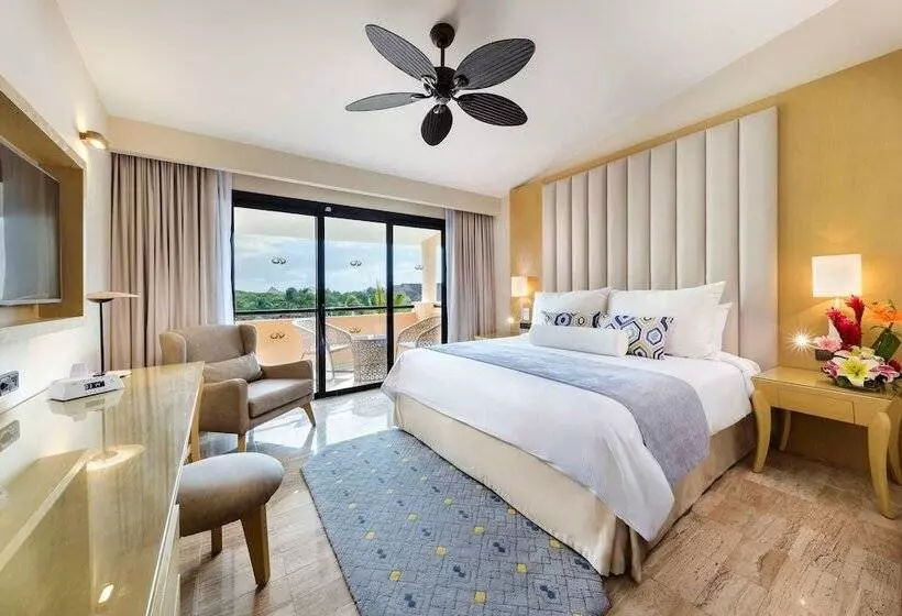 سوئیت جونیور با چشم‌انداز باغ, Grand Palladium Select White Sand Resort & Spa - All Inclusive