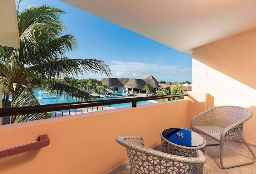 سوئیت جونیور با چشمانداز باغ, Grand Palladium Select White Sand Resort & Spa - All Inclusive