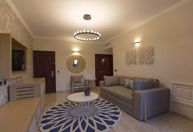 سوییت با چشم‌انداز باغ, Grand Palladium Select White Sand Resort & Spa - All Inclusive