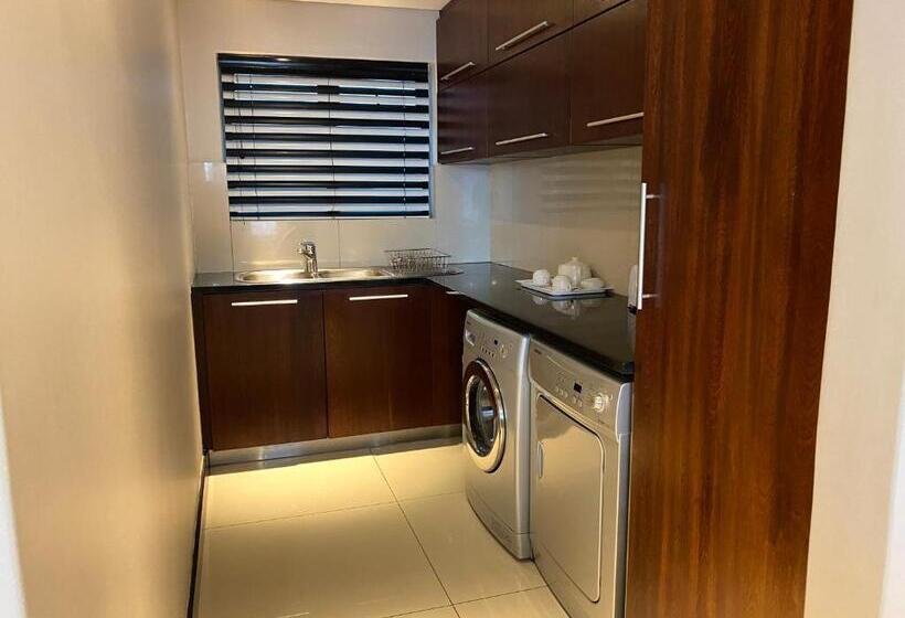 , Icon Luxury Apartments