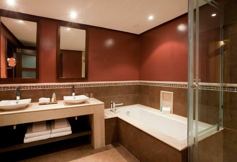 سوئیت سینیور, Kenzi Menara Palace & Resort