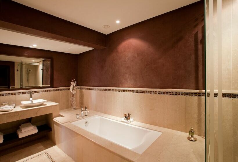 سوئیت سینیور, Kenzi Menara Palace & Resort