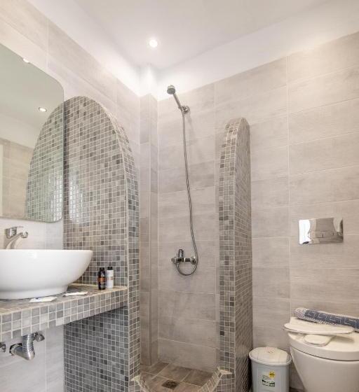 غرفة قياسية ثلاثية, Lodos