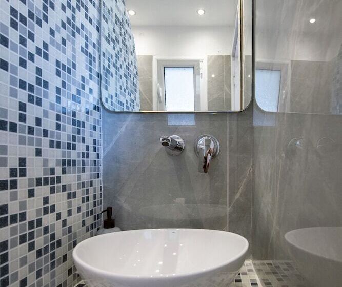 غرفة قياسية ثلاثية, Lodos