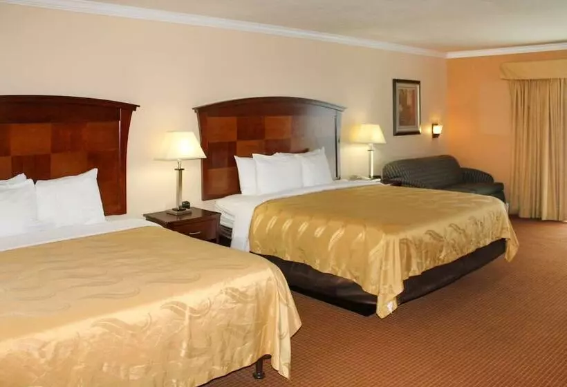 اتاق استاندارد برای معلولان, Quality Inn Near Hearst Castle