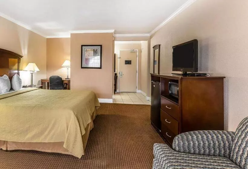 اتاق استاندارد با تخت بزرگ, Quality Inn Near Hearst Castle