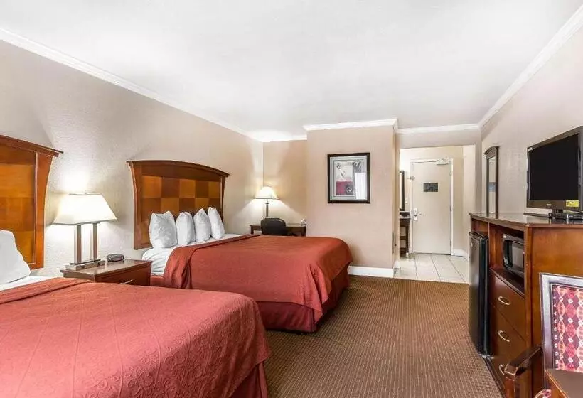 اتاق استاندارد با بالکن, Quality Inn Near Hearst Castle