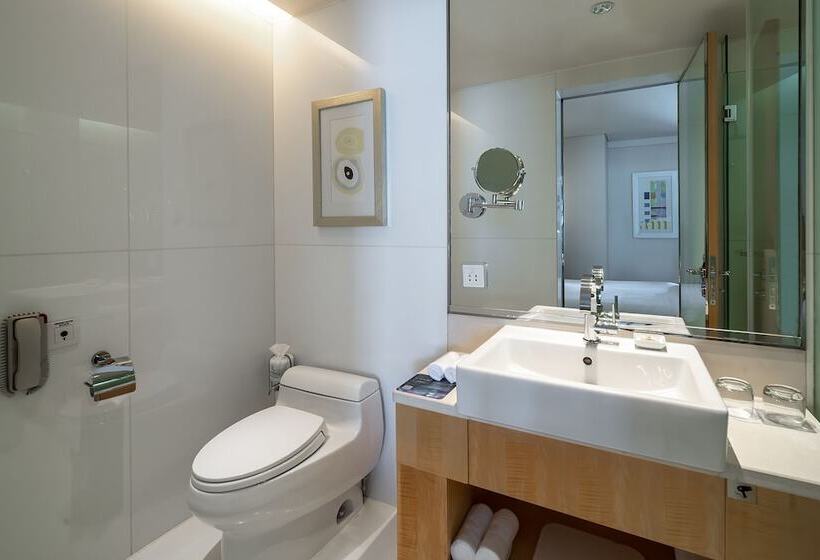 Quarto Deluxe, Renaissance Shanghai Yu Garden Hotel On The Bund