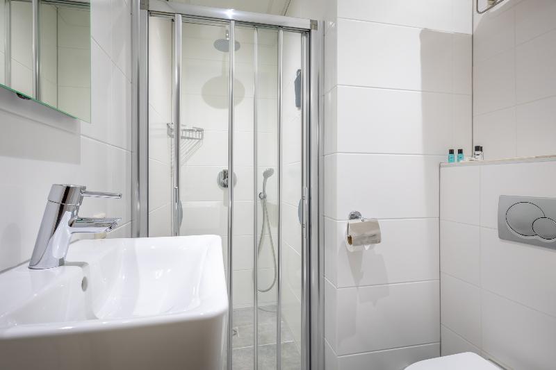 Quarto Club, Renaissance Shanghai Yu Garden Hotel On The Bund