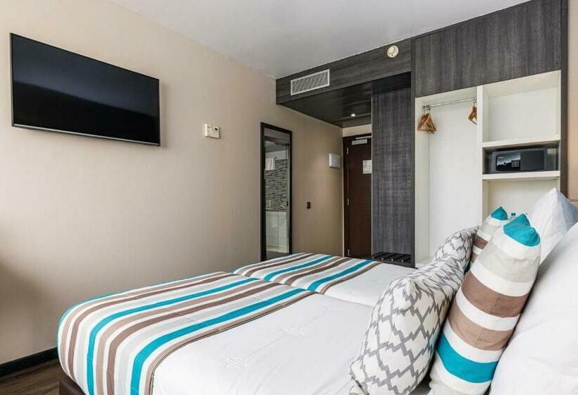 اتاق سوپریور, Ronda Lesseps