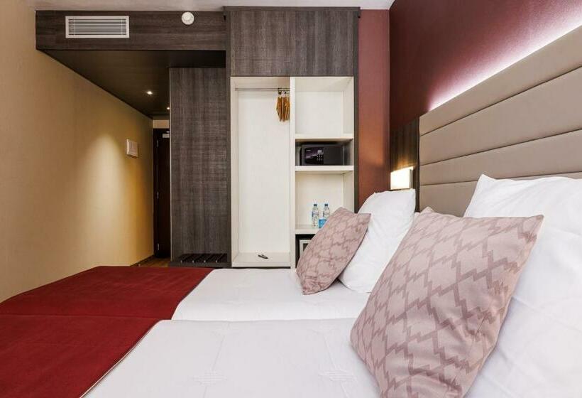 اتاق سوپریور, Ronda Lesseps